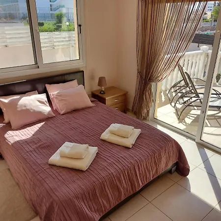 Nissi Golden Sands Family