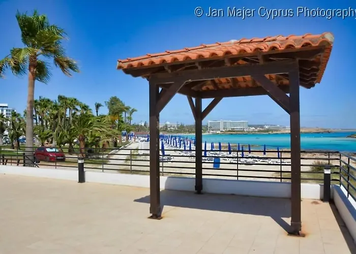 Nissi Golden Sands Family Lejlighed *