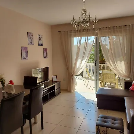 Nissi Golden Sands Family Apartment *