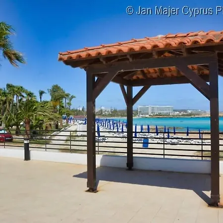 Nissi Golden Sands Family Daire *