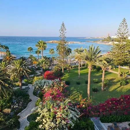 Nissi Golden Sands Family *