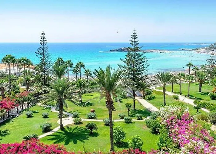 Nissi Golden Sands Family *