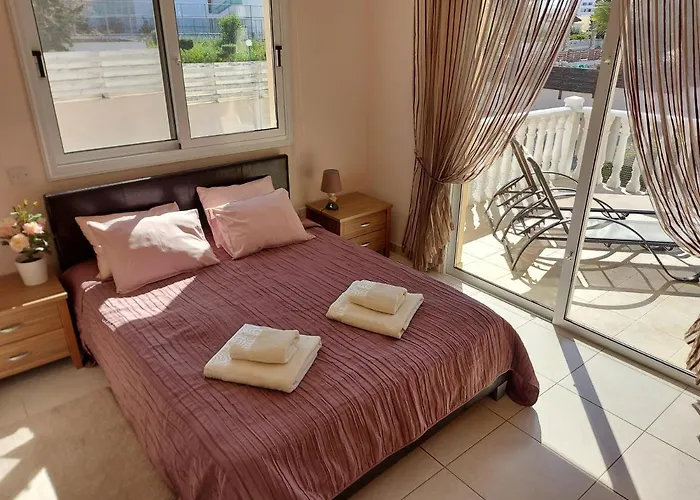 Nissi Golden Sands Family